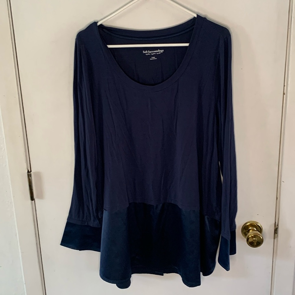 Soft Surroundings navy long sleeve knit top with satin cuffs and bottom Size L